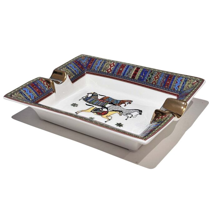 Ceramic Cigar Ashtray four horses design with 2 cigar rests - Image 2
