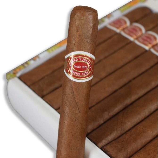 Romeo y Julieta Petit Corona / Box of 25 - Image 3