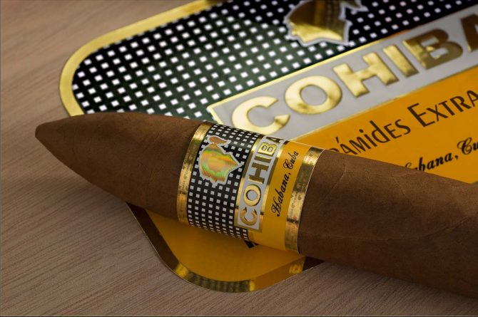 Cohiba Piramides Extra / Box of 10 - Image 4