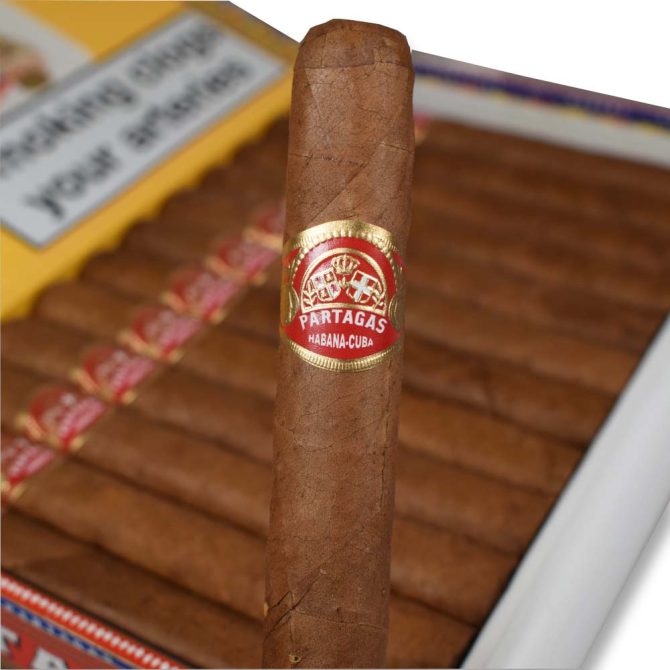 Partagas Petit Coronas Especiales / Box of 25 - Image 3