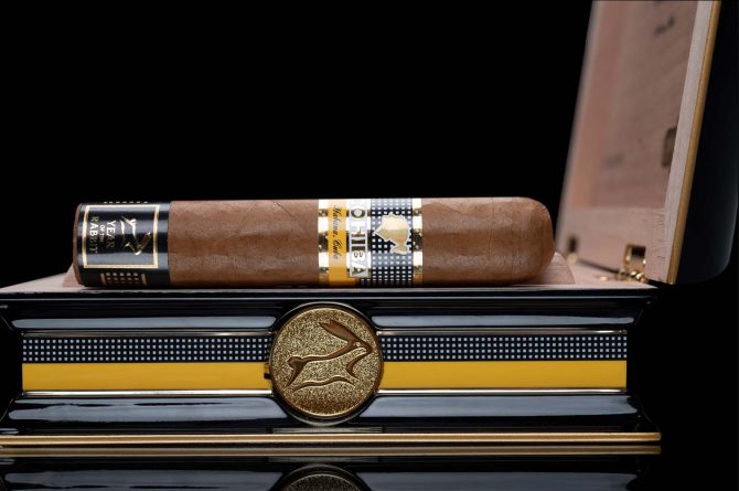 Cohiba Siglo de Oro Year of the Rabbit / Box of 18 - Image 8