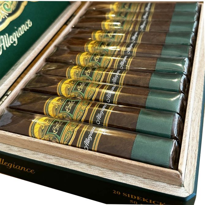 E.P. Carrillo Allegiance Sidekick Robusto / Box of 20 - Image 5