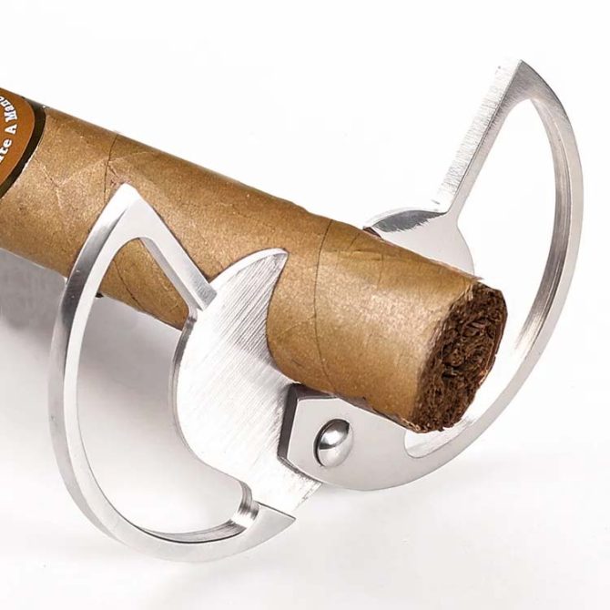 Round Stainless Steel Pocket Cigar Scissors - Image 3