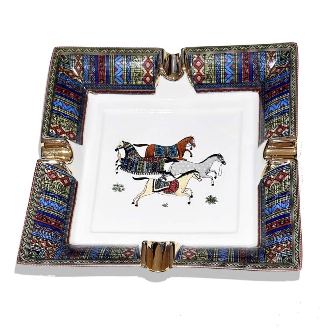 Ceramic Cigar Ashtray four horses design with 4 cigar rests - Image 2
