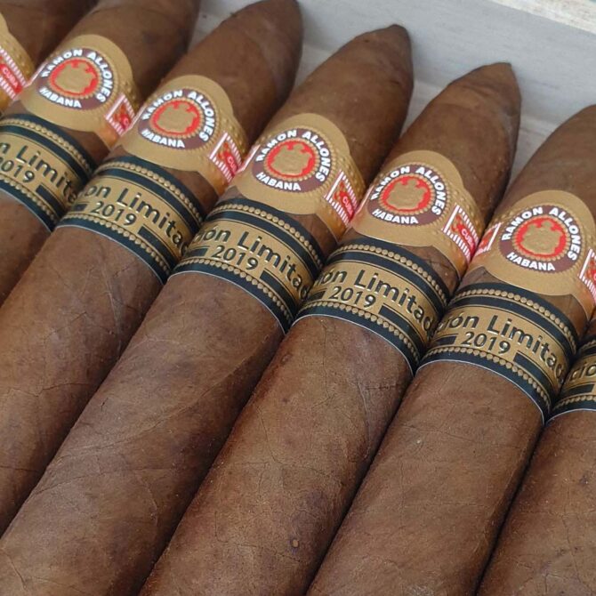 Ramon Allones Allones No 2 Limited Edition 2019 / Box of 10 - Image 3